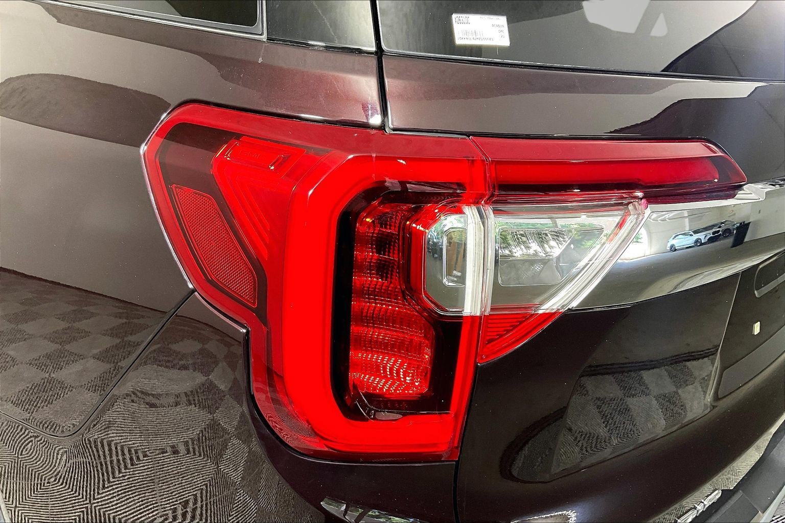 Used 2021 GMC Acadia SLT w/ LPO, Adventure Package AWD/4WD image 31