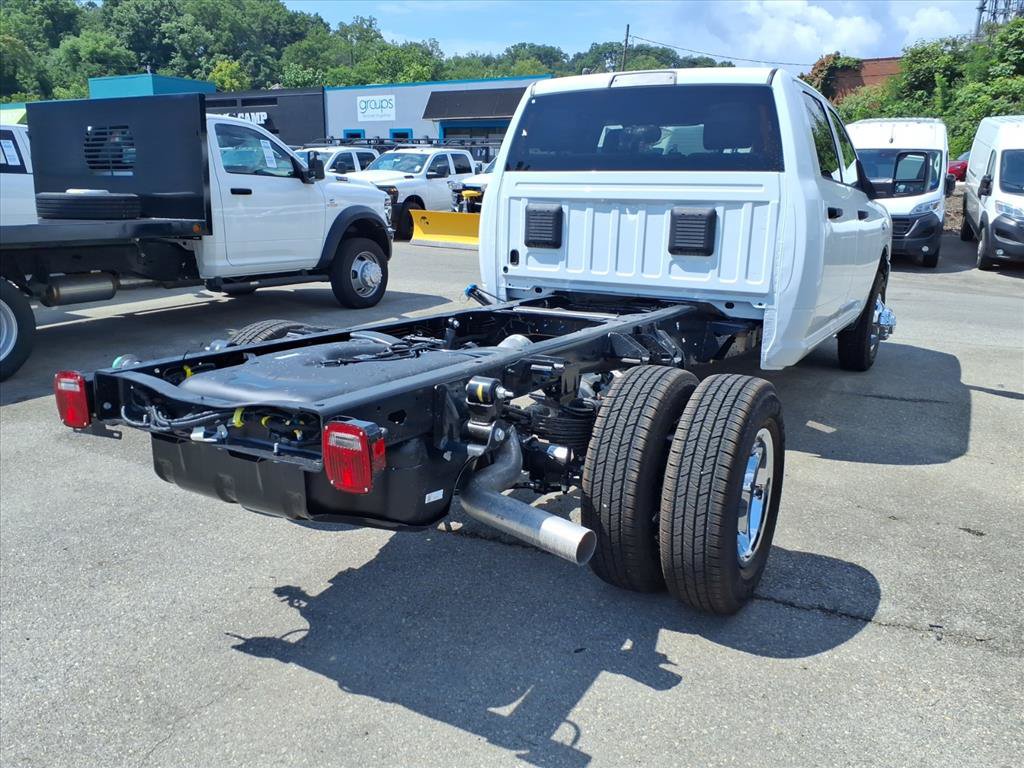 New 2026 RAM 3500 Tradesman w/ Chrome Appearance Group A AWD/4WD image 3