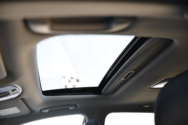 Used 2023 Hyundai Kona Limited image 19