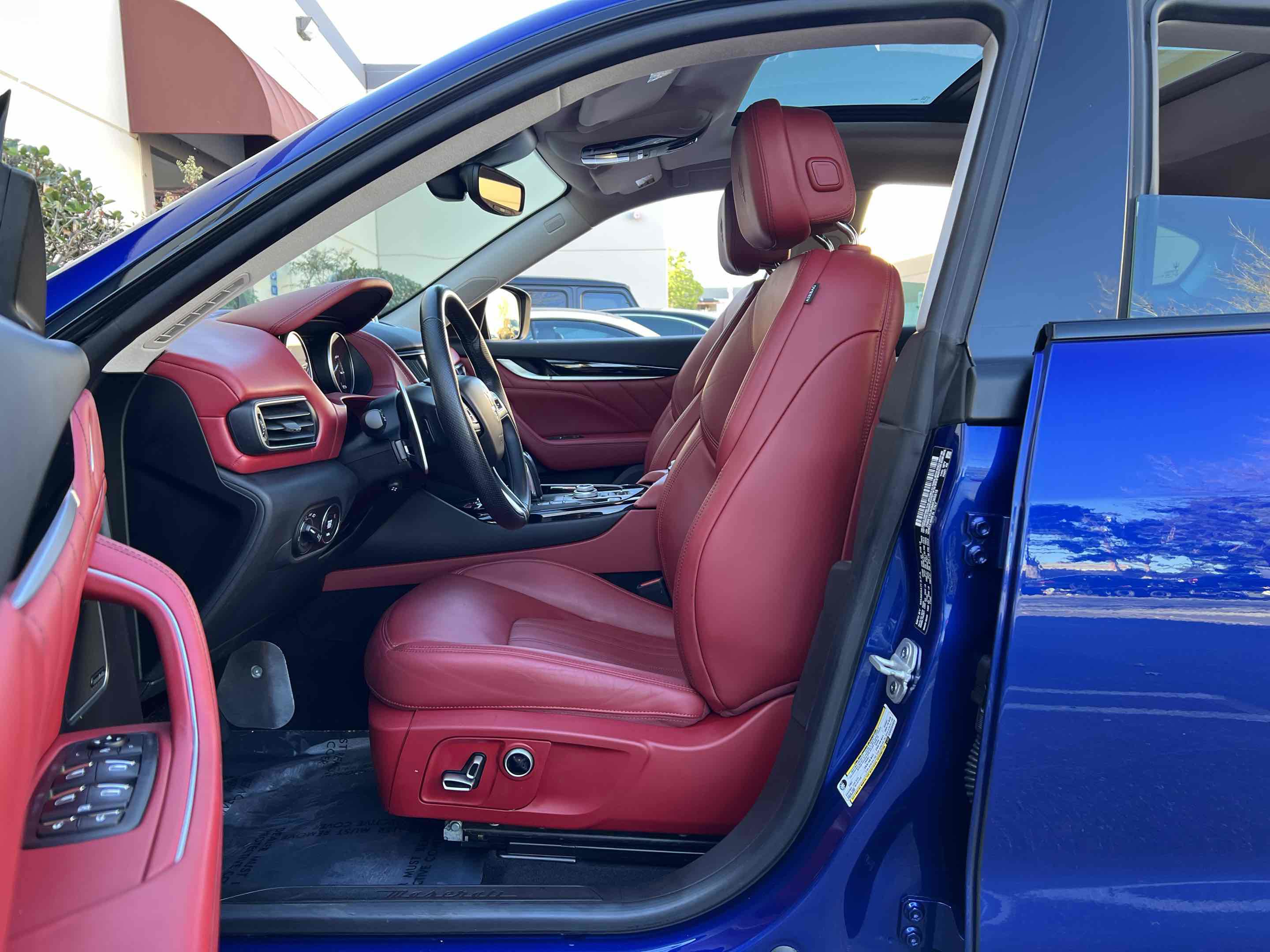 Used 2021 Maserati Levante image 33