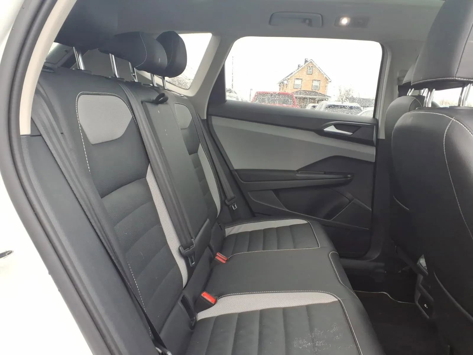 Used 2022 Volkswagen Taos SEL w/ Panoramic Sunroof Package AWD/4WD image 16