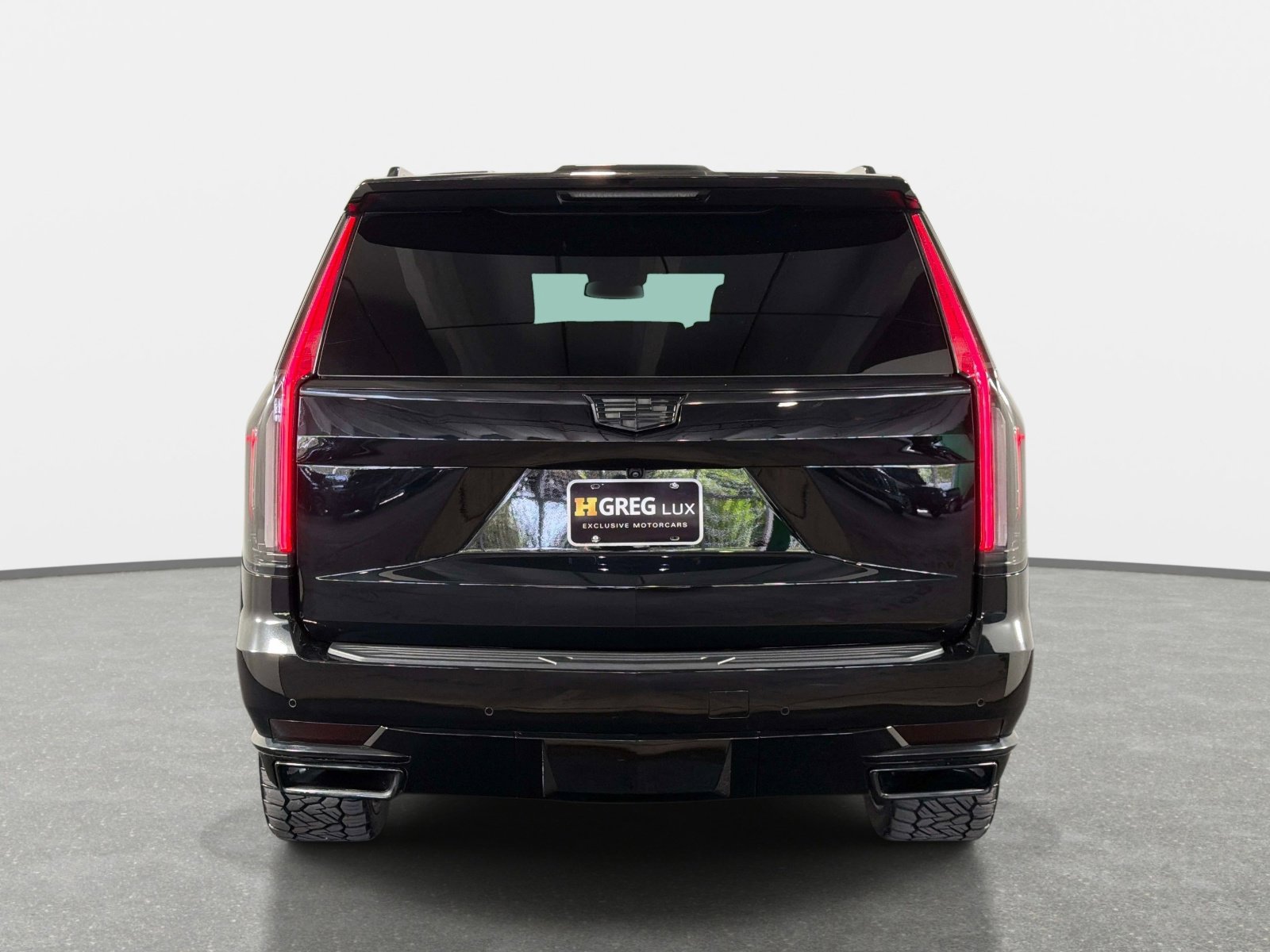 Used 2024 Cadillac Escalade ESV Luxury image 4