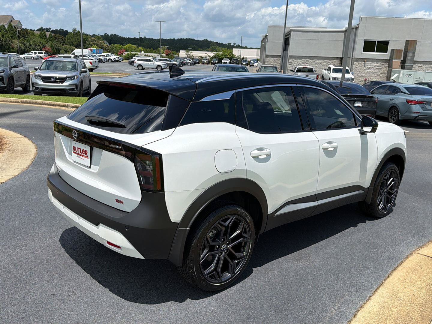 New 2026 Nissan Kicks SR FWD image 6