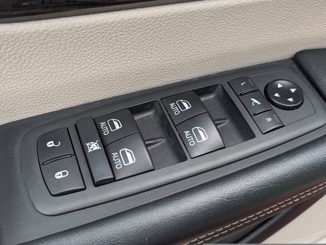 Used 2021 Chrysler Pacifica Limited w/ Premium & Safety Sphere Group image 14