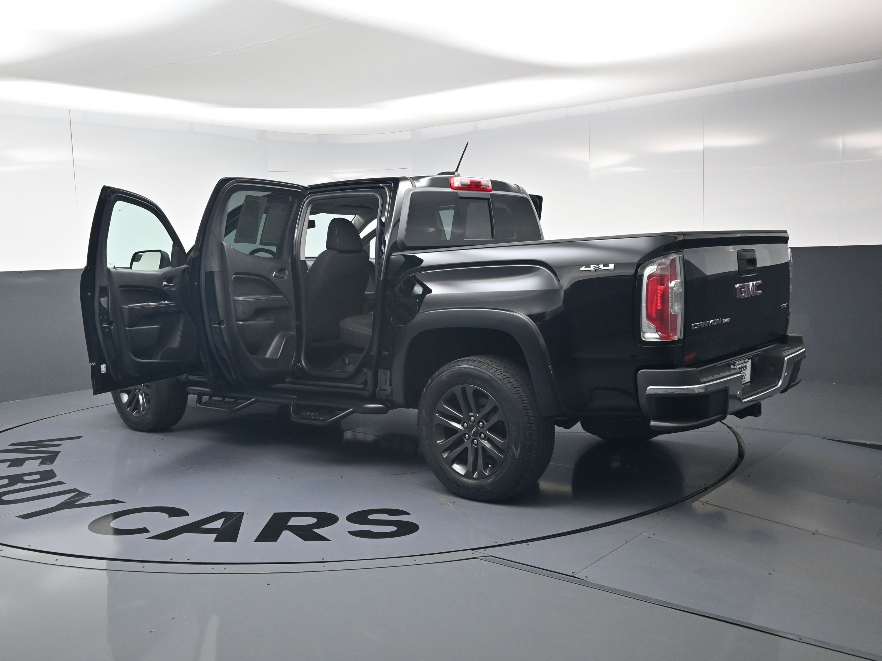 Used 2019 GMC Canyon SLE w/ Driver Alert Package AWD/4WD image 28