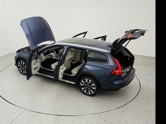 New 2026 Volvo V60 B5 Cross Country Ultra w/ Climate Package image 41