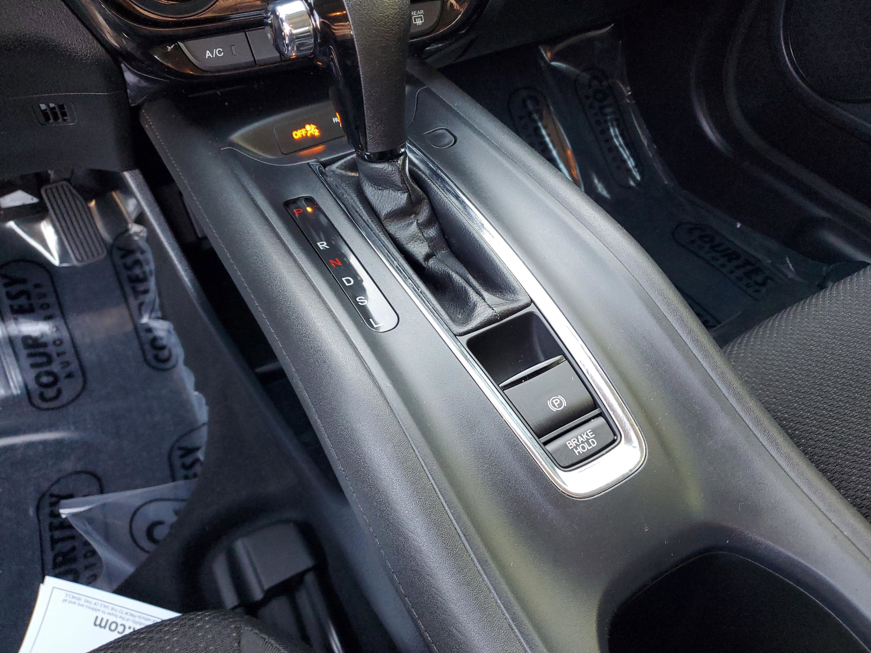 Used 2017 Honda HR-V LX image 23