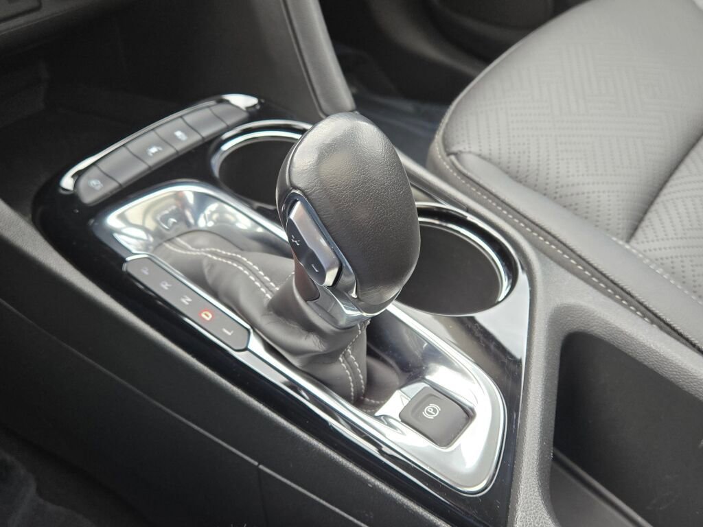 Used 2022 Buick Encore GX Essence w/ Experience Buick Package image 30