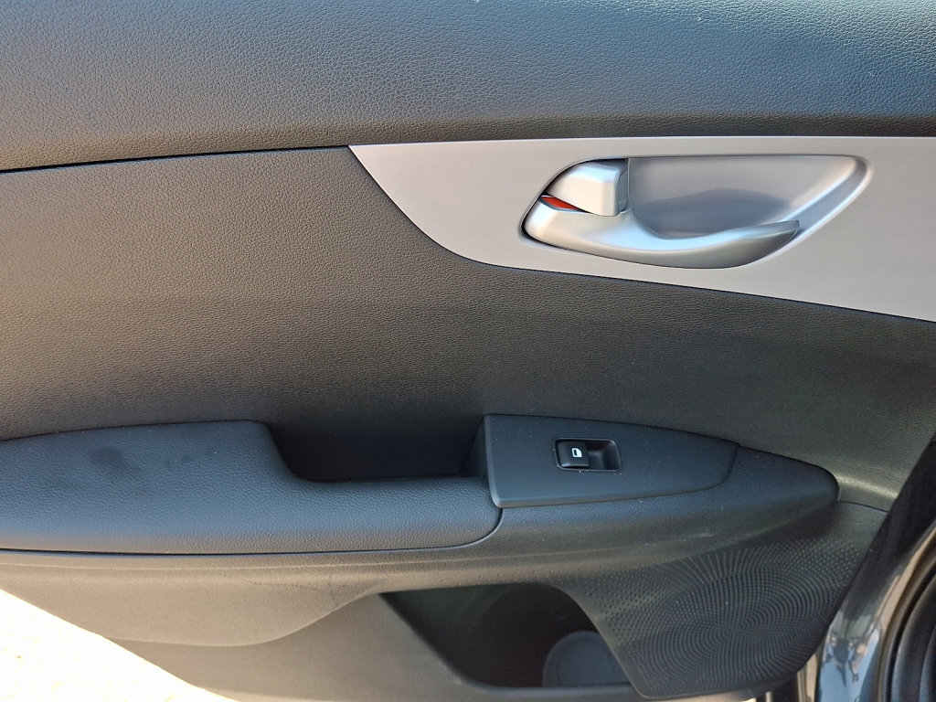 Used 2024 Kia Forte LXS image 19