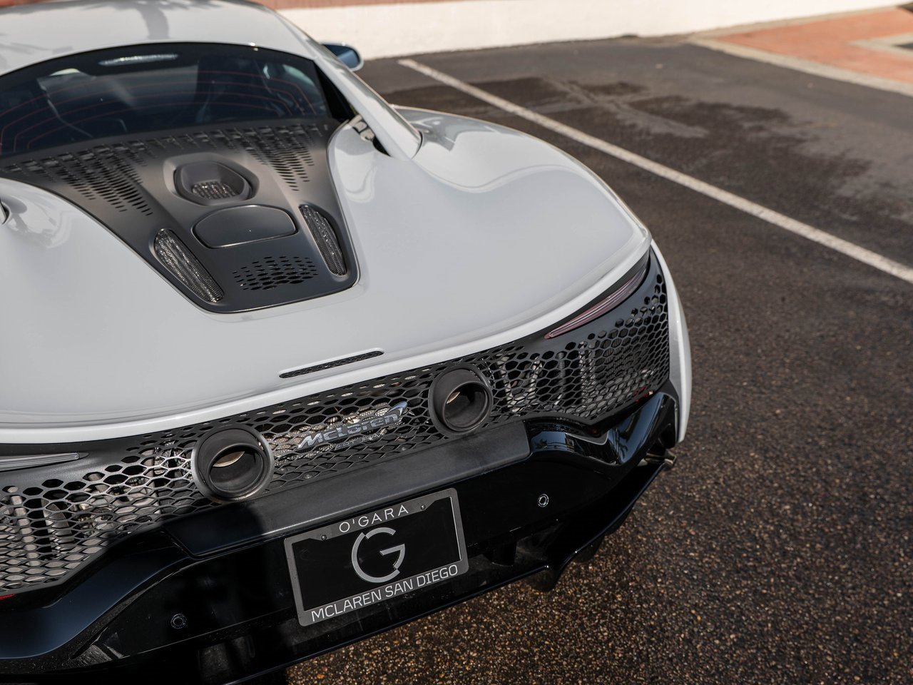 Used 2023 McLaren Artura image 32