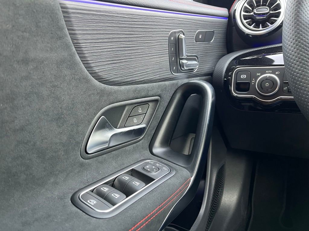 New 2025 Mercedes-Benz CLA 35 AMG 4MATIC image 18