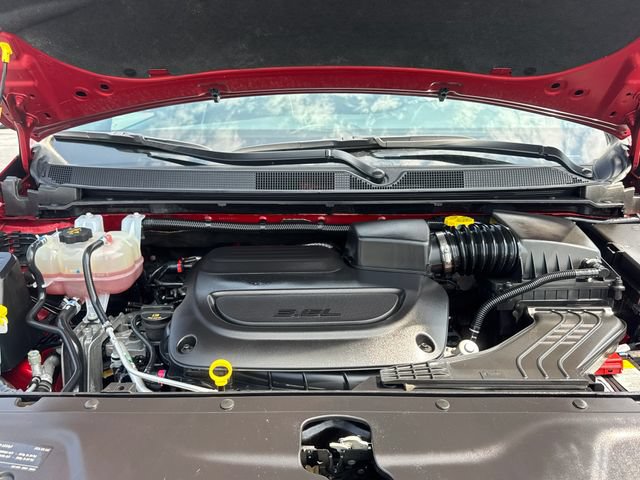 Used 2025 Chrysler Pacifica Limited FWD image 30