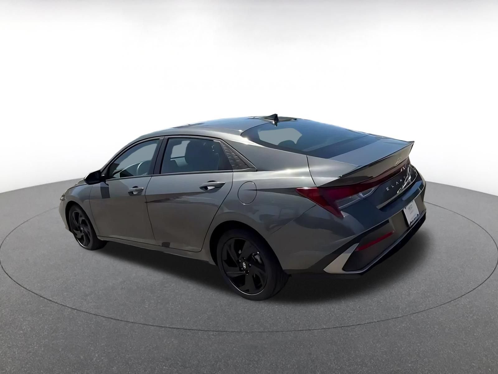 Used 2026 Hyundai Elantra Sport FWD image 9