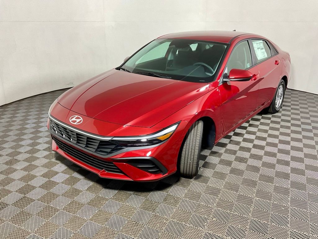 New 2025 Hyundai Elantra SE image 11