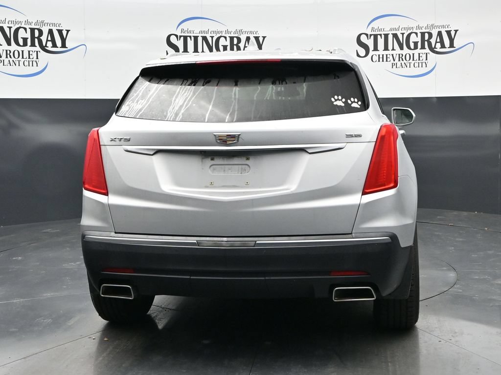 Used 2017 Cadillac XT5 Luxury w/ Driver Awareness Package FWD image 6