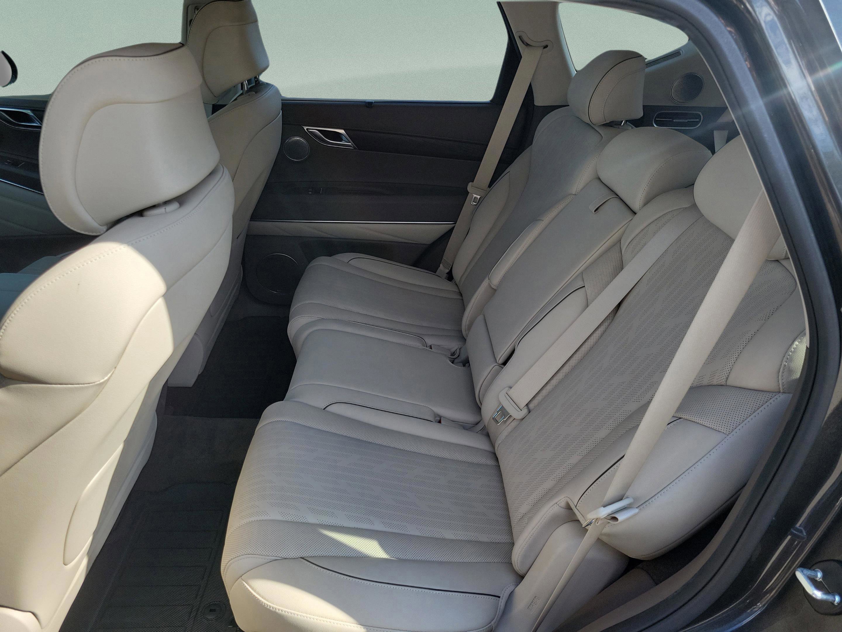 Used 2024 Genesis GV80 3.5T w/ Advanced Package image 13