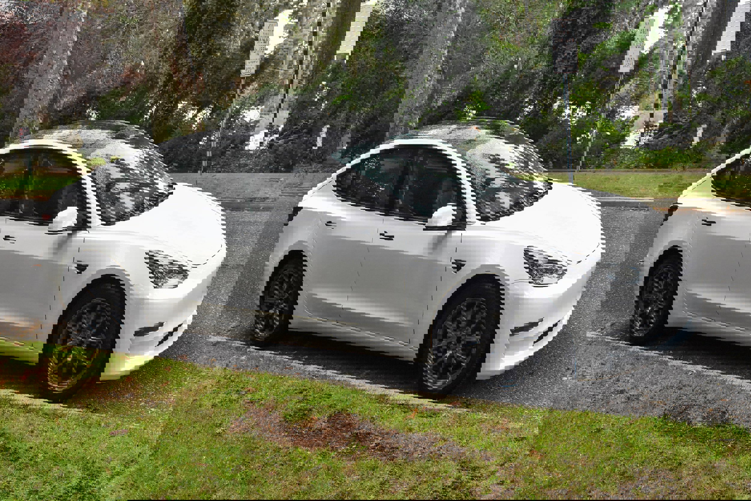 Used 2023 Tesla Model 3 Standard Range image 11