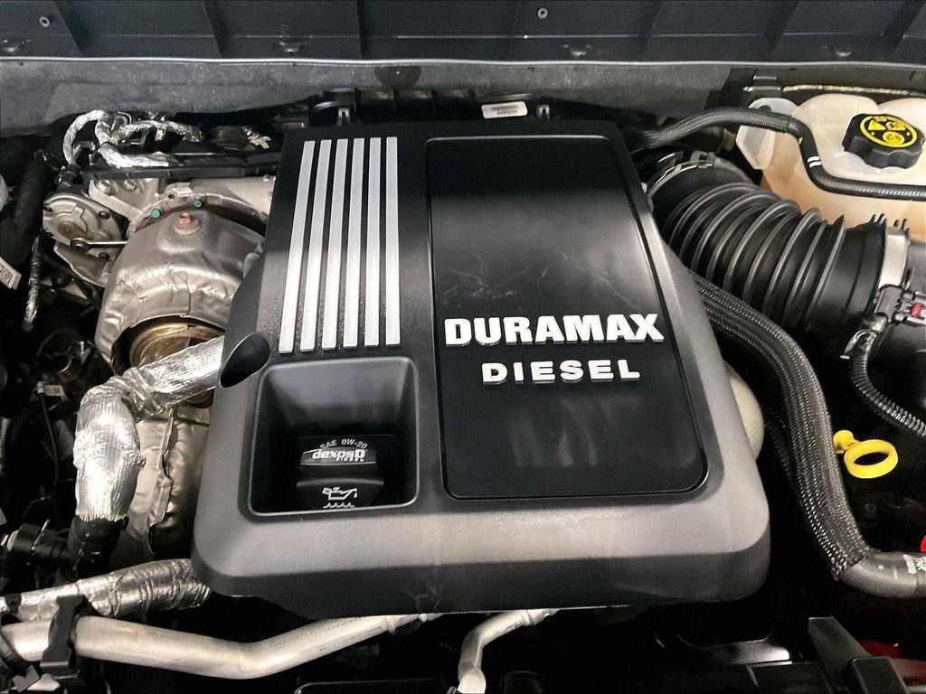 Used 2022 Chevrolet Silverado 1500 LT AWD/4WD image 34