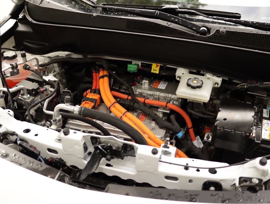 Used 2027 Chevrolet Bolt LT w/ Comfort Package FWD image 30