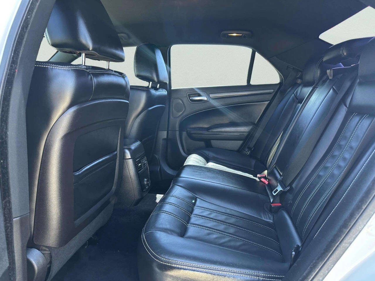 Used 2014 Chrysler 300 S image 11