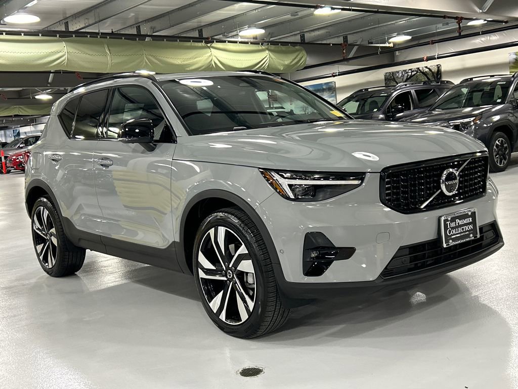 Used 2026 Volvo XC40 B5 Ultra w/ Climate Package