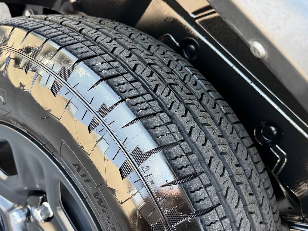 Used 2025 Jeep Wrangler Sport image 37