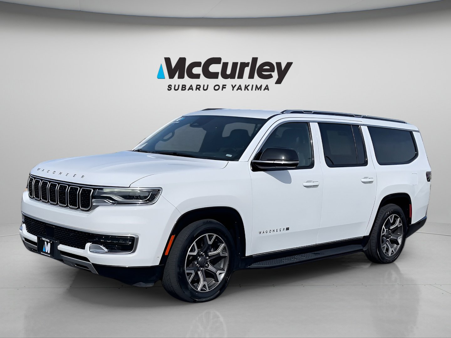 Used 2024 Jeep Wagoneer L Series III w/ Flexible Seating Group image 1