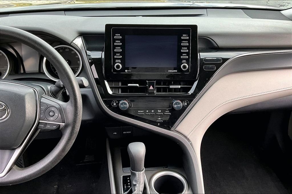 Used 2024 Toyota Camry LE image 9