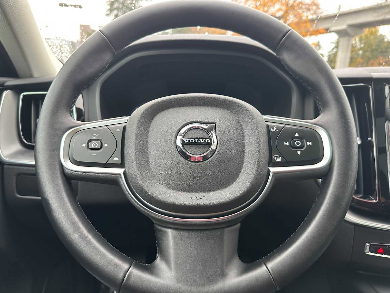 Used 2025 Volvo XC60 B5 Core w/ Protection Package Premier image 24