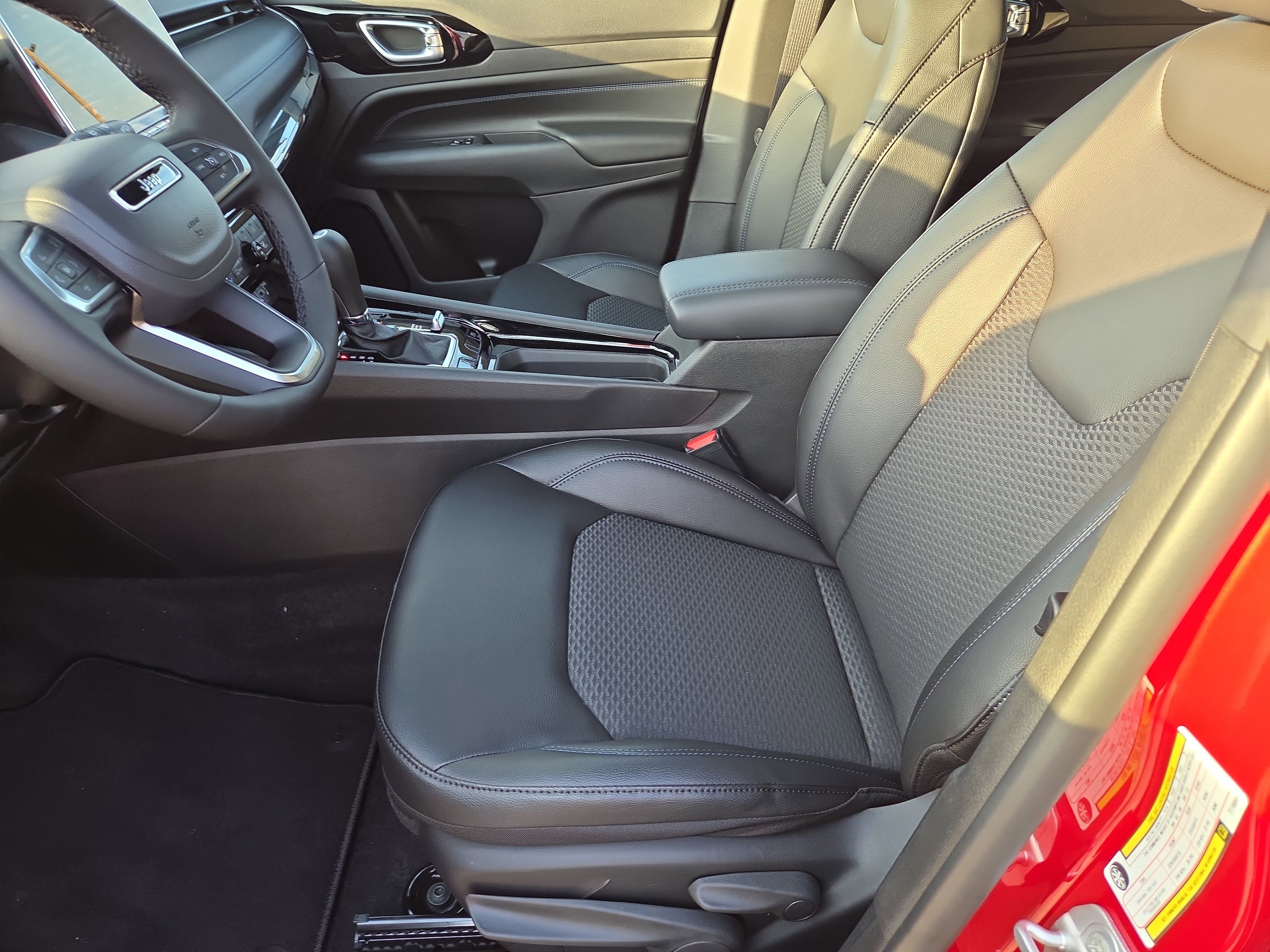 New 2026 Jeep Compass Latitude image 4