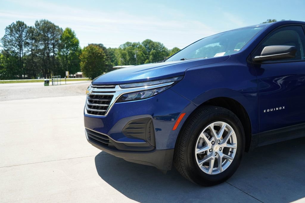 Used 2022 Chevrolet Equinox LS AWD/4WD image 17