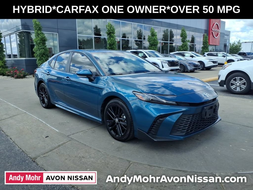 Used 2025 Toyota Camry SE FWD video 2