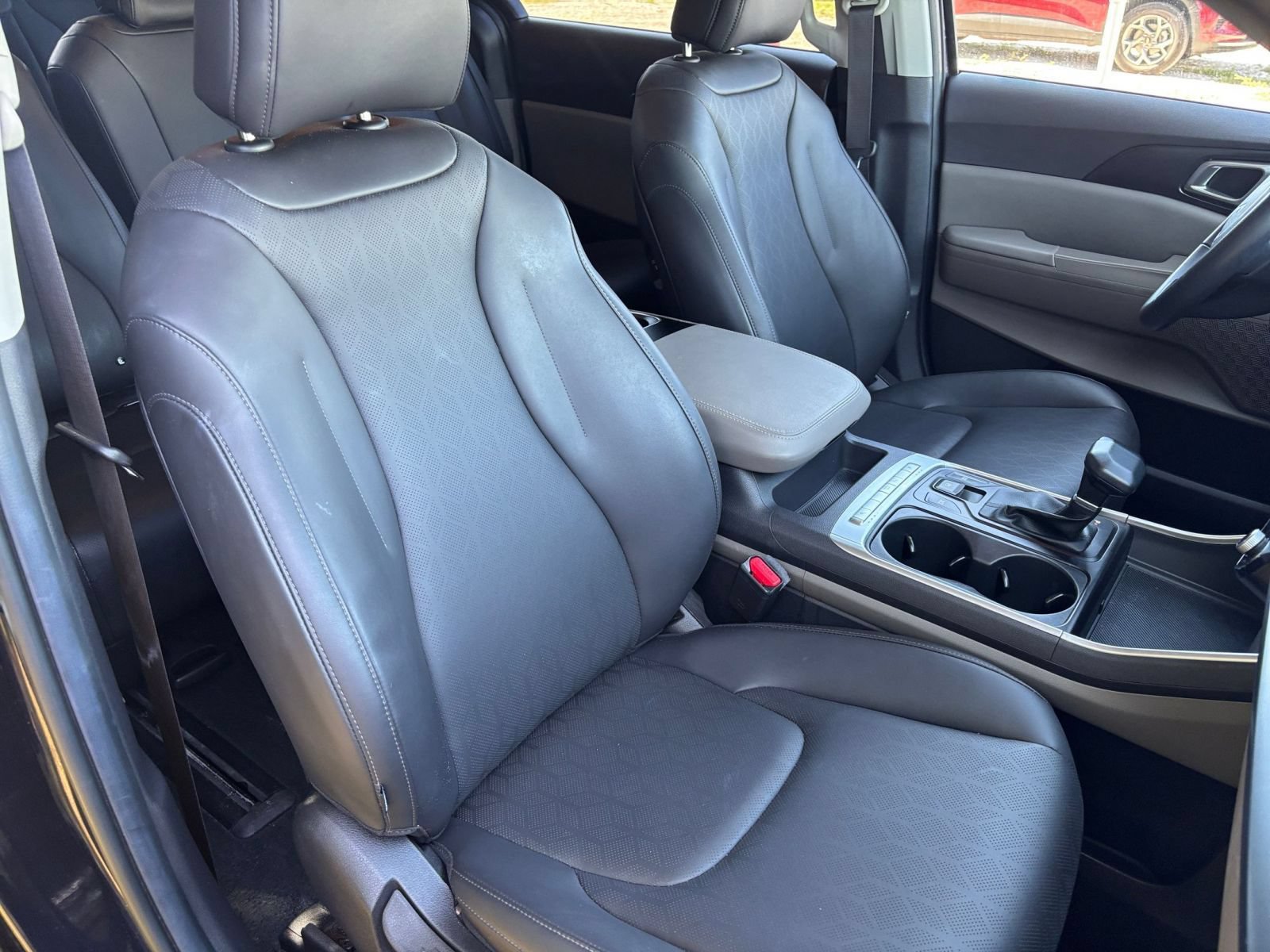 Used 2026 Kia Carnival FWD image 38