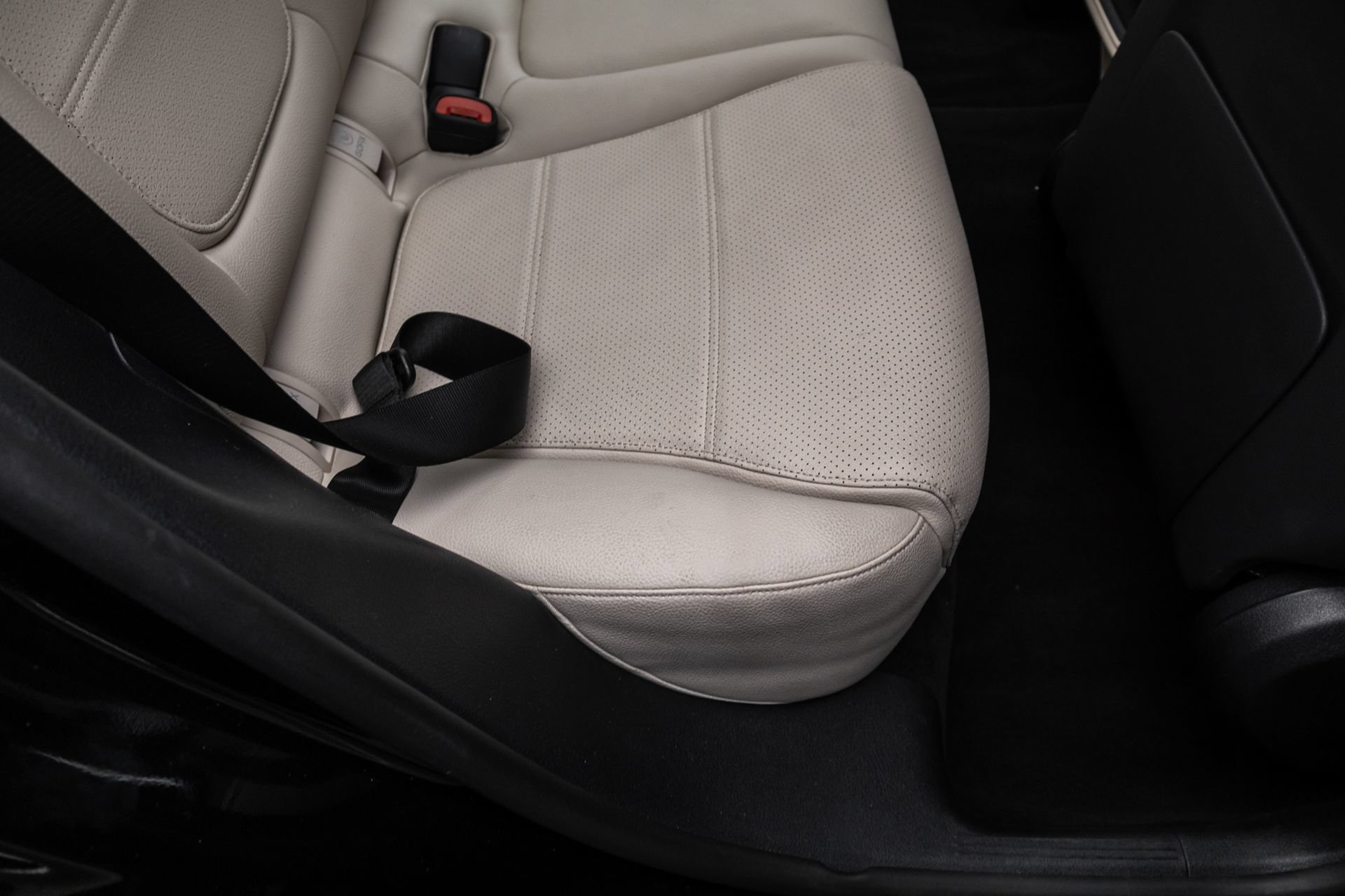 Used 2024 Mercedes-Benz GLC 300 4MATIC image 34