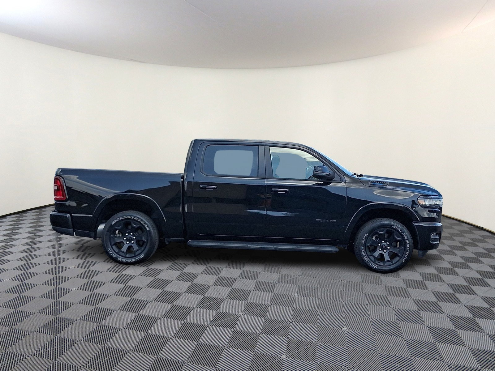 Used 2025 RAM 1500 Big Horn AWD/4WD image 7