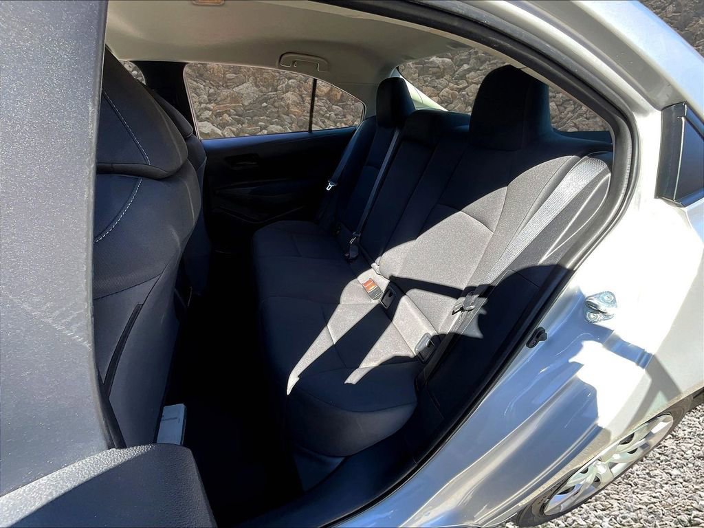 Used 2022 Toyota Corolla LE image 24