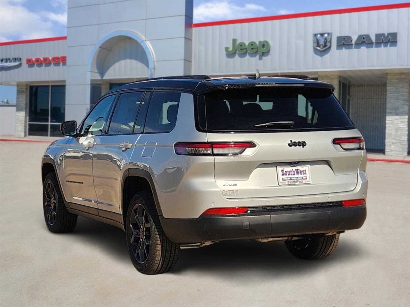 New 2025 Jeep Grand Cherokee L Limited image 4