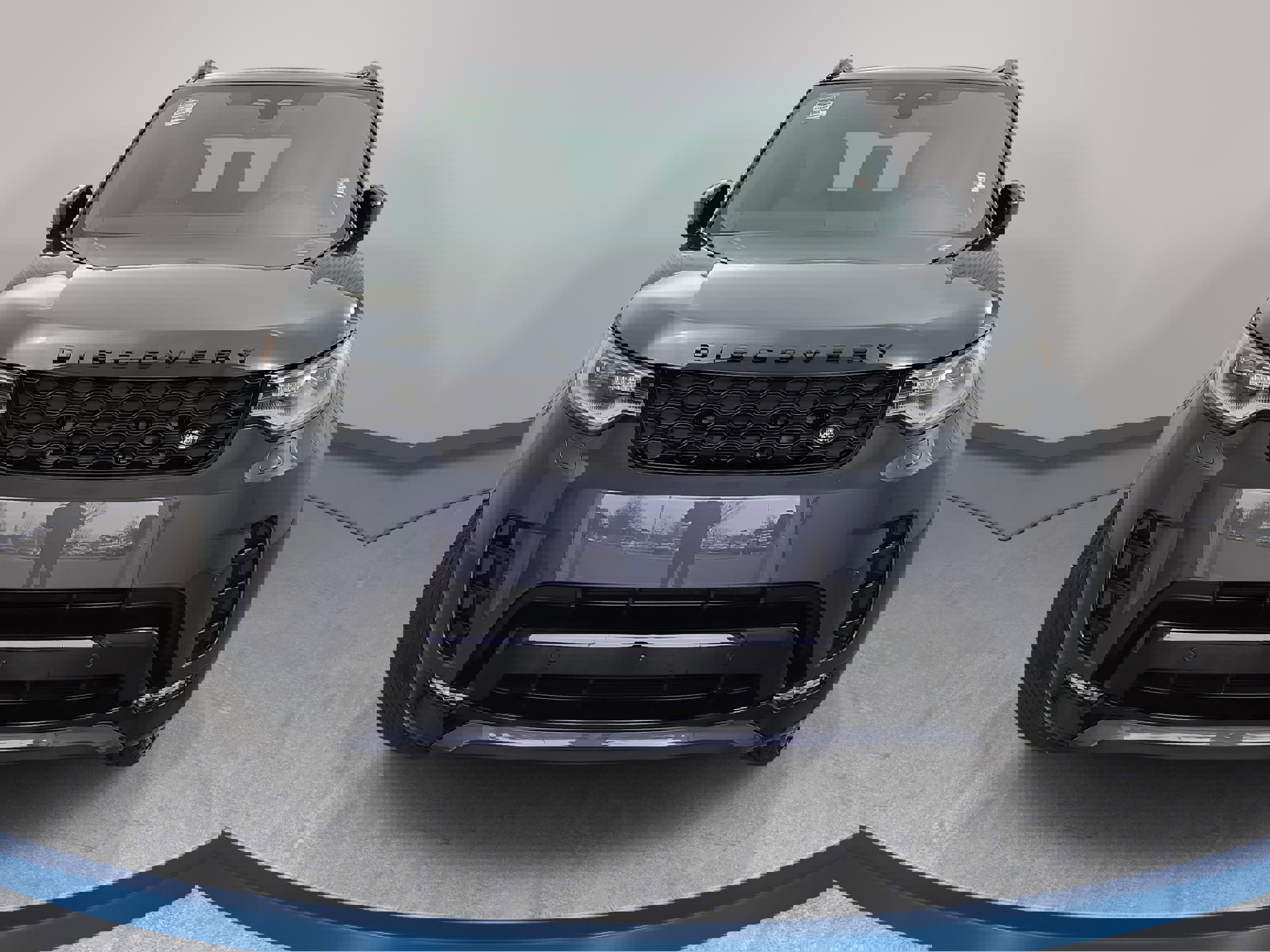 New 2026 Land Rover Discovery Dynamic SE image 2