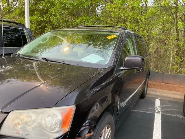 Used 2010 Chrysler Town & Country Touring image 10