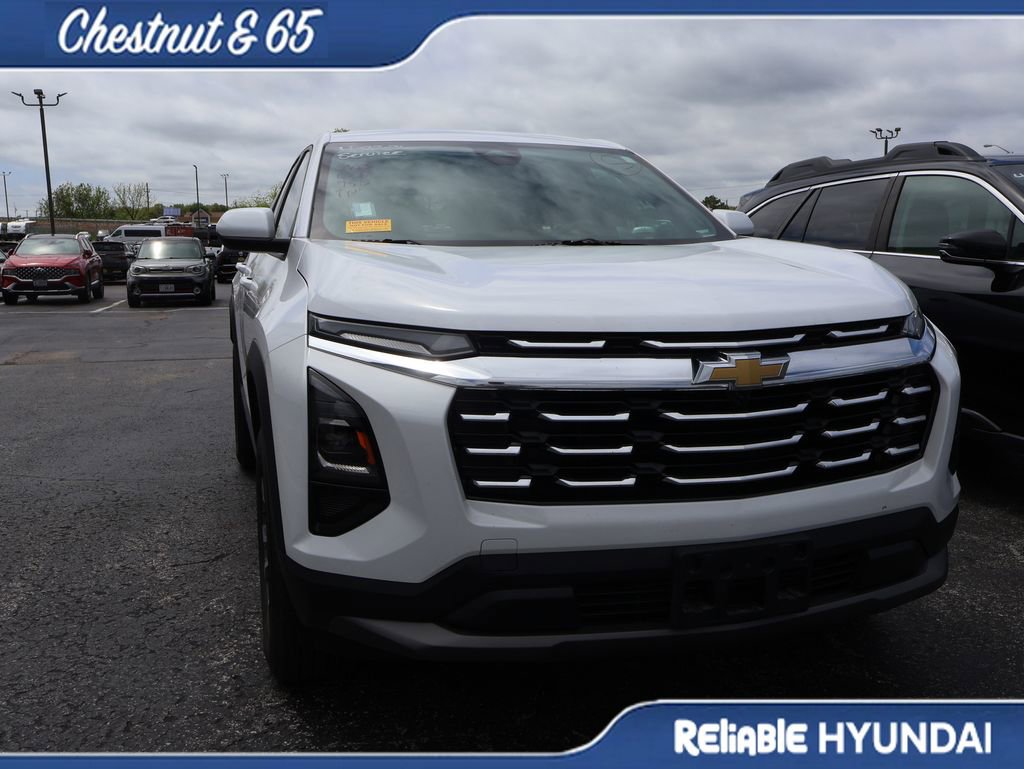 Used 2026 Chevrolet Equinox LT w/ LPO, Floor Liner Package FWD image 2