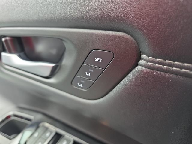 Used 2024 Nissan Pathfinder Platinum w/ Cargo Package image 25