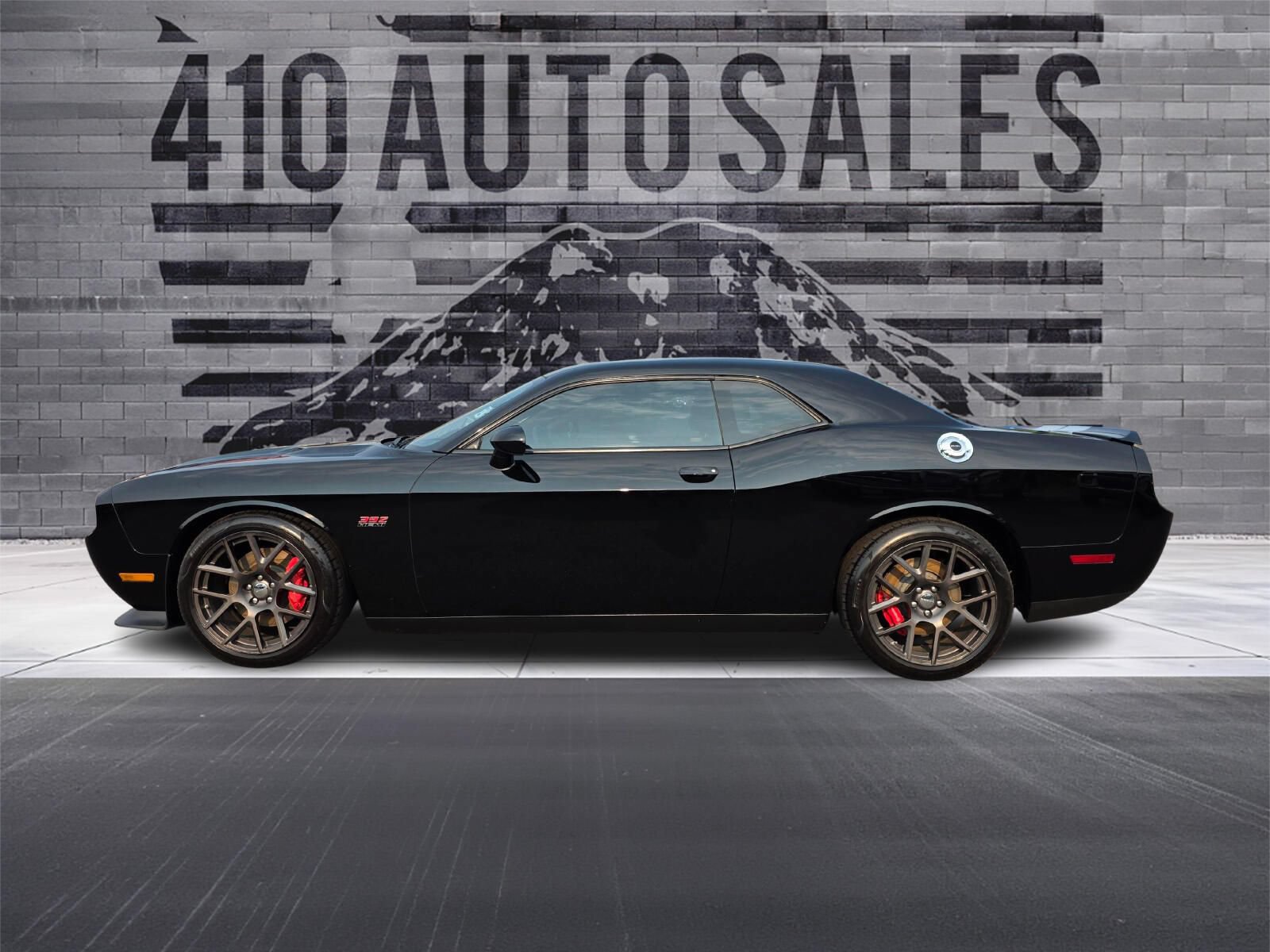 Used 2012 Dodge Challenger SRT8 w/ Premium Sound Group RWD image 7