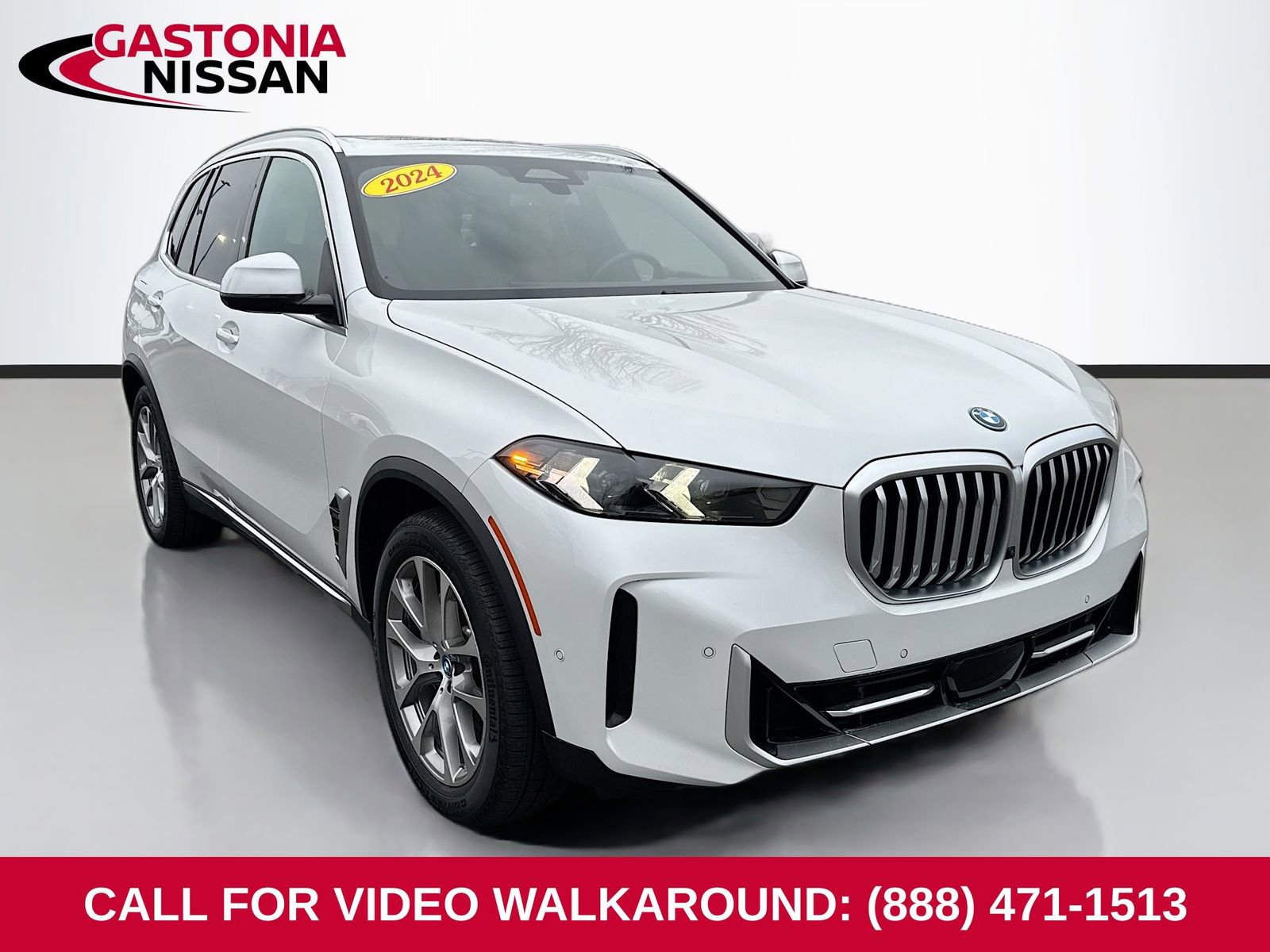 Used 2024 BMW X5 xDrive50e w/ Parking Assistance Package image 1