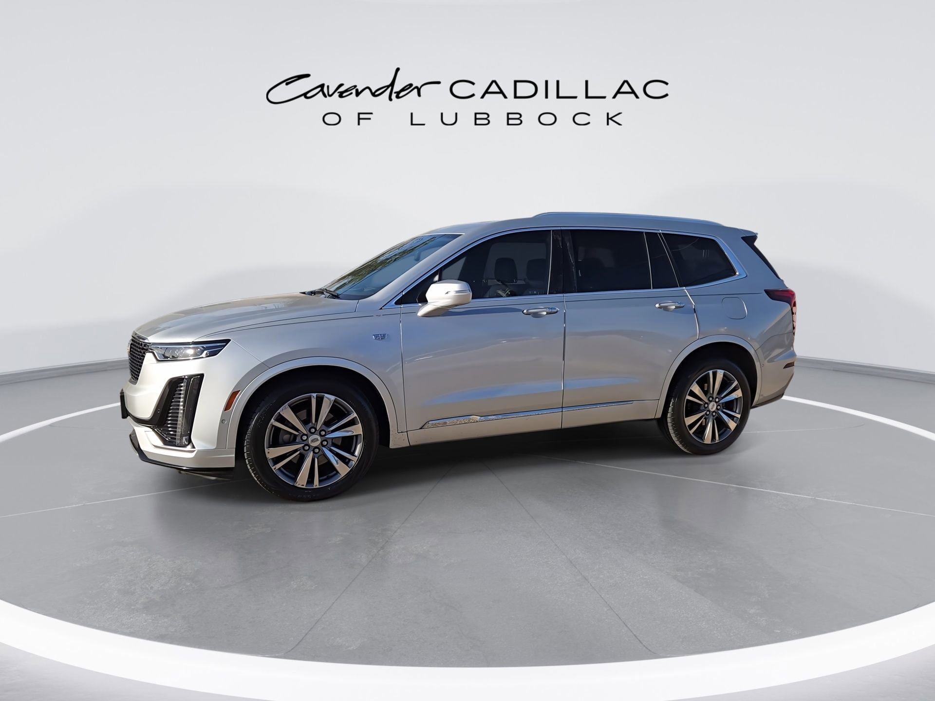 Used 2020 Cadillac XT6 Premium Luxury w/ Platinum Package FWD image 5