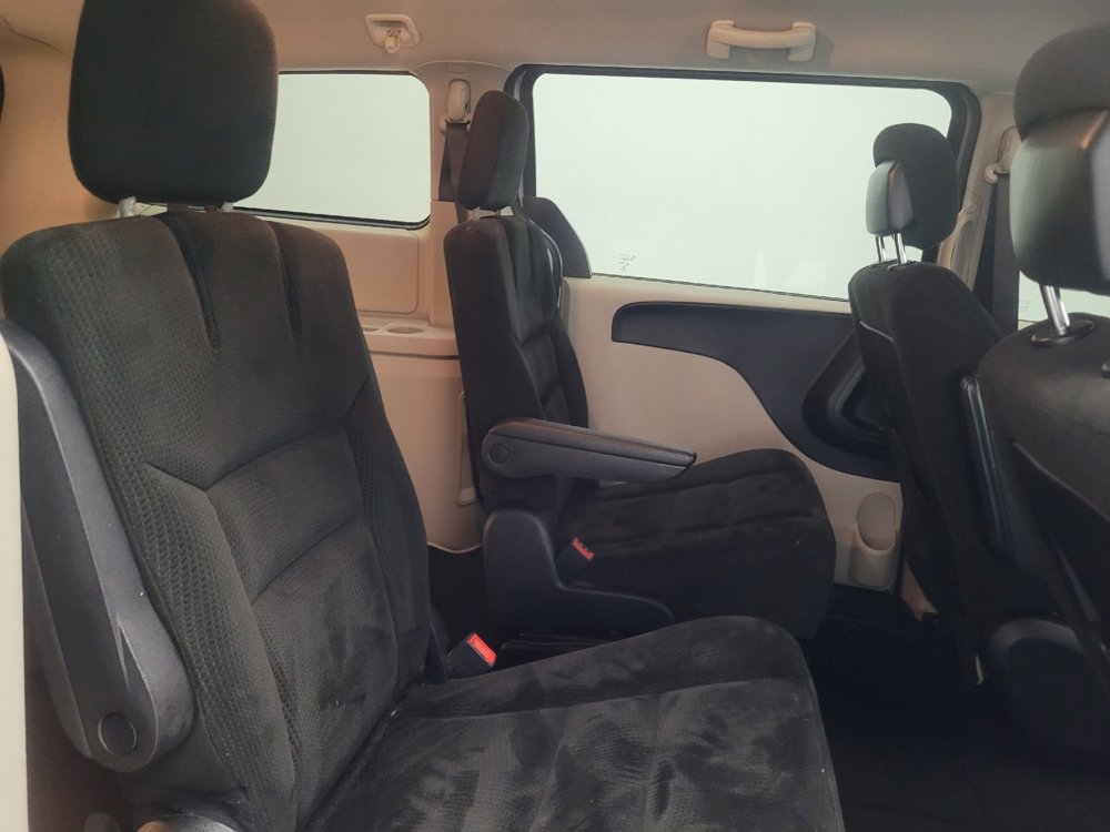 Used 2015 Dodge Grand Caravan American Value Package image 19