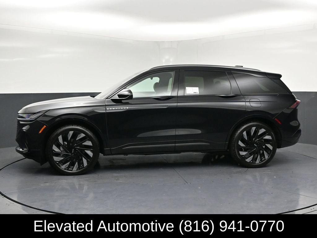 Used 2025 Lincoln Nautilus Reserve w/ Jet Appearance Package AWD/4WD image 2