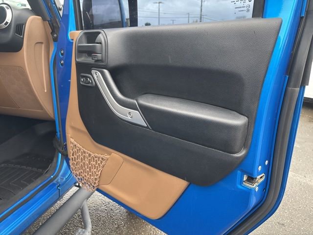 Used 2015 Jeep Wrangler Unlimited Sahara w/ Connectivity Group image 8