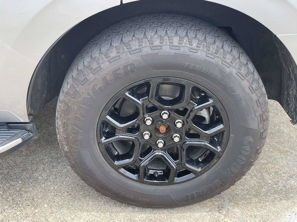 Certified 2020 Ford Expedition XLT w/ Equipment Group 202A RWD image 9