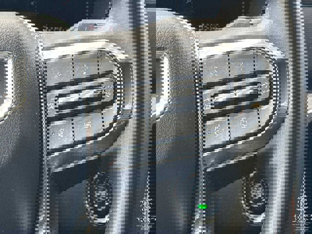 Used 2024 GMC Acadia Elevation image 16