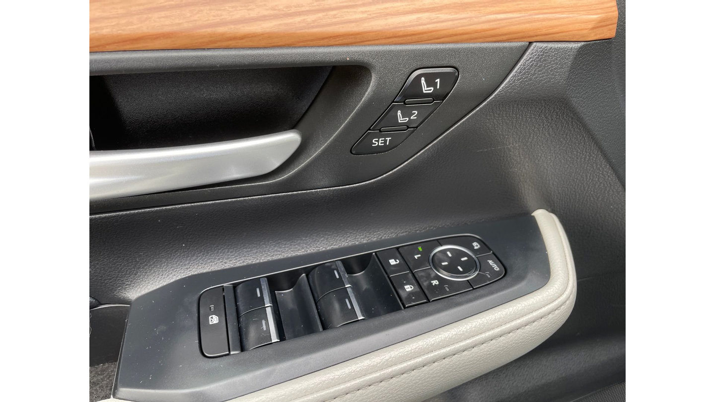 Certified 2024 Toyota Grand Highlander AWD image 12